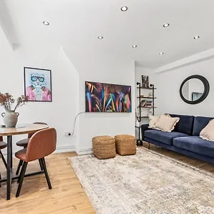  Apartment Spacious Bridge Flat