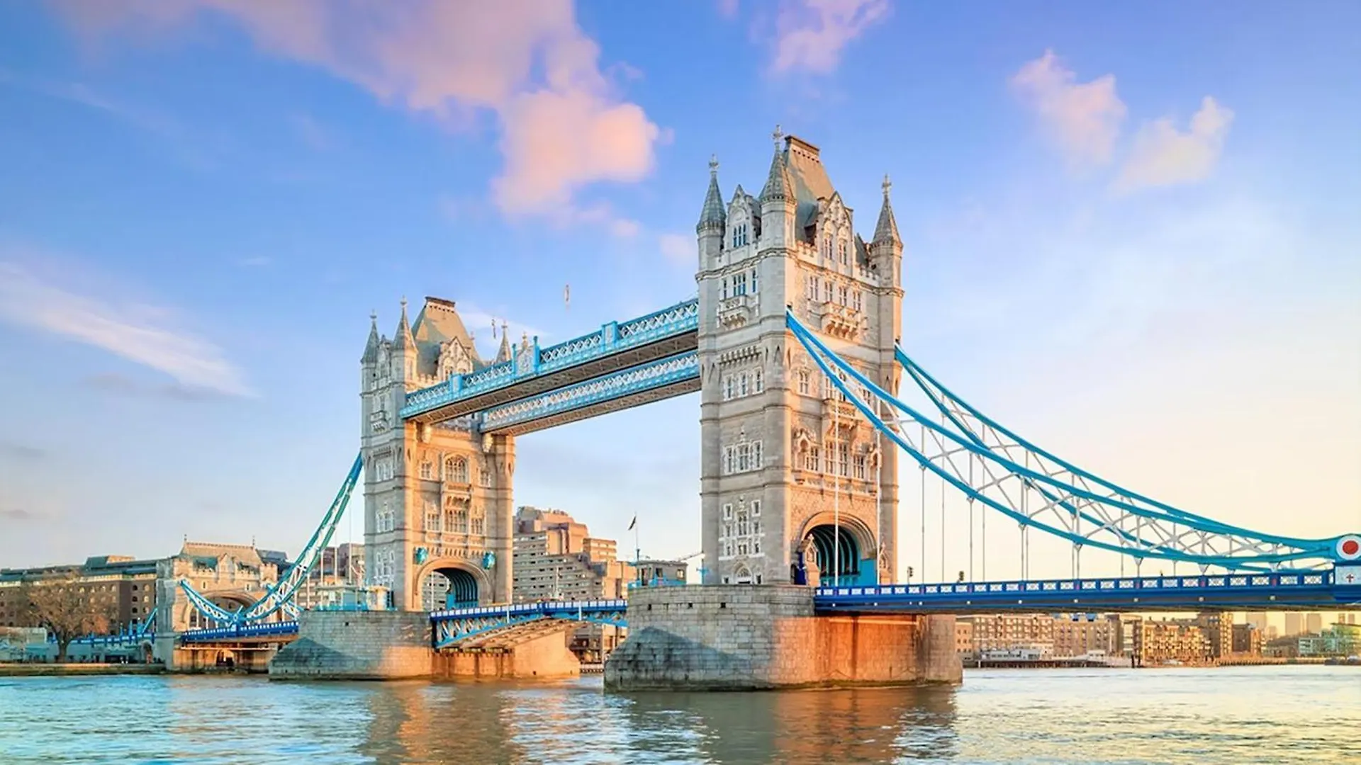 Apartment 3 Bedroom Flat With Free Secured Parking In Borough Near The Shard, Bermondsey London
