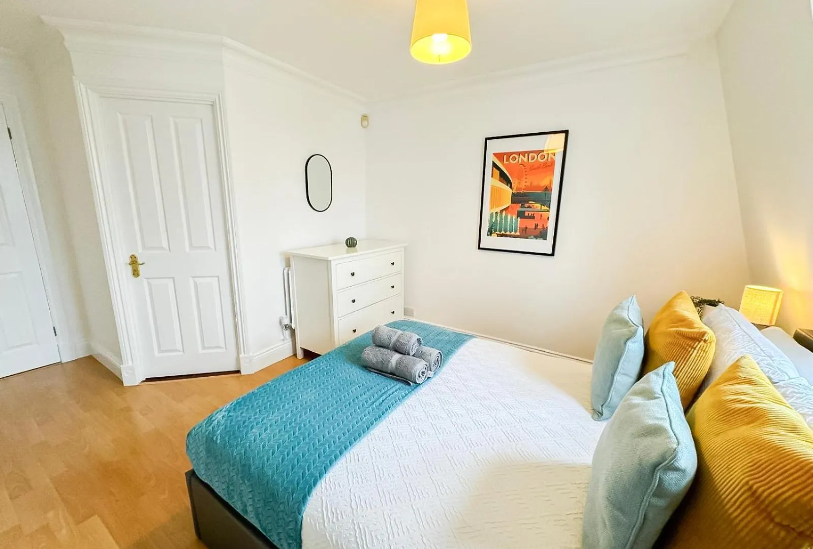 3 Bedroom Flat With Free Secured Parking In Borough Near The Shard, Bermondsey London Apartment