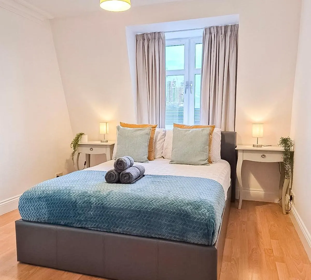 Apartment 3 Bedroom Flat With Free Secured Parking In Borough Near The Shard, Bermondsey London