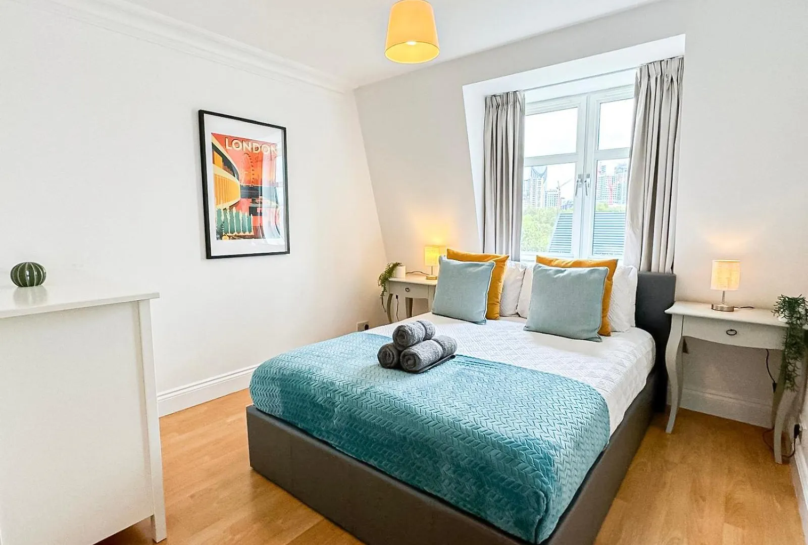 Apartment 3 Bedroom Flat With Free Secured Parking In Borough Near The Shard, Bermondsey London