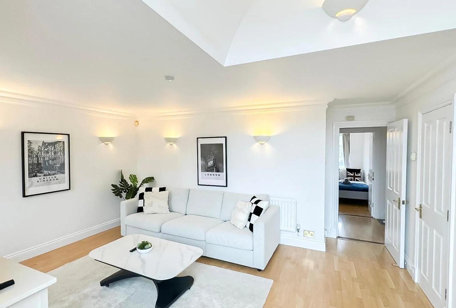 3 Bedroom Flat With Free Secured Parking In Borough Near The Shard, Bermondsey London Apartment