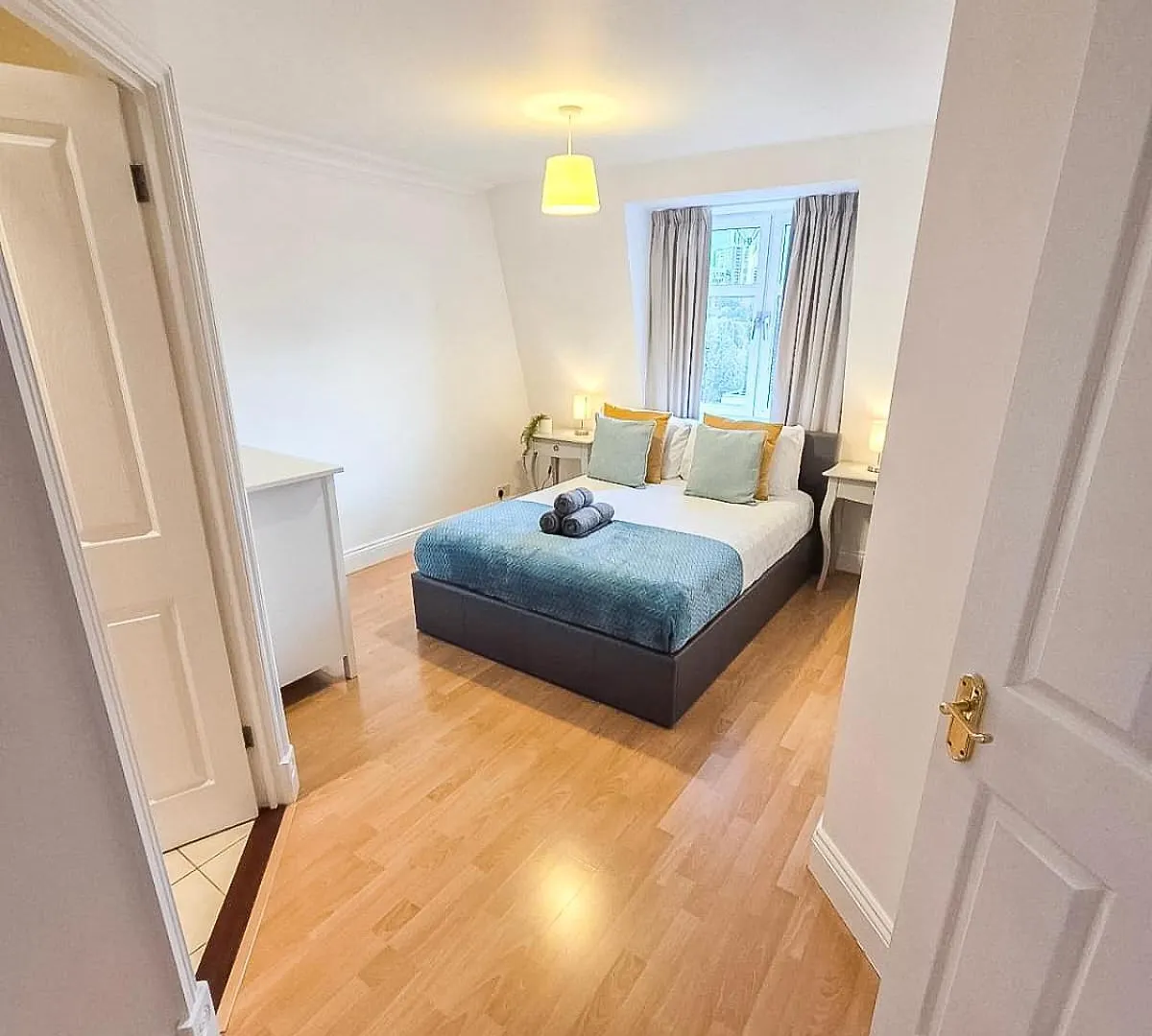 3 Bedroom Flat With Free Secured Parking In Borough Near The Shard, Bermondsey London United Kingdom